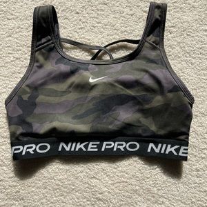 Nike women’s camo sports bra